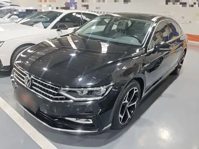 Фотография автомобиля — Volkswagen Magotan
