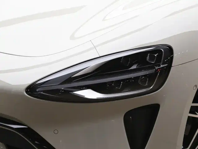 Xiaomi SU7 — Фото автомобиля 25
