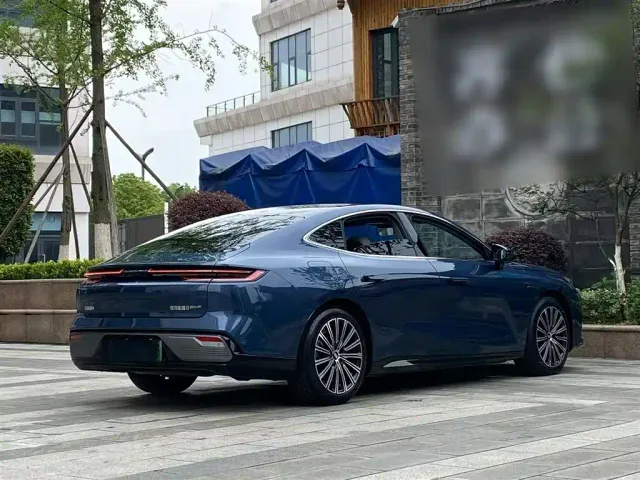 Geely Galaxy Xingyao 8 — Фото автомобиля 4