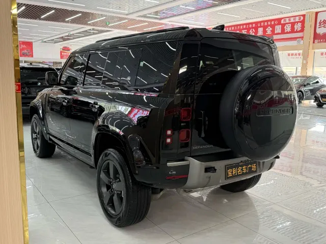 Land Rover Defender — Фото автомобиля 5