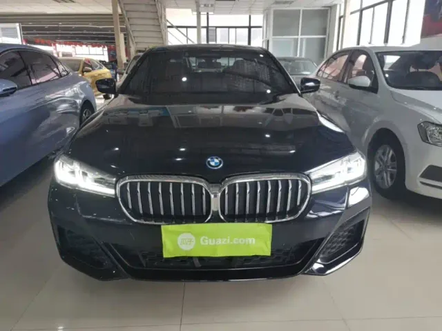 BMW 5 Series — Фото автомобиля 2