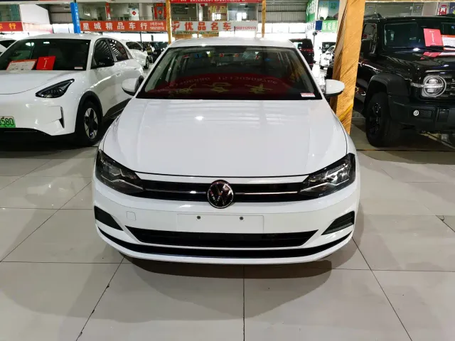 Volkswagen Polo — Фото автомобиля 2