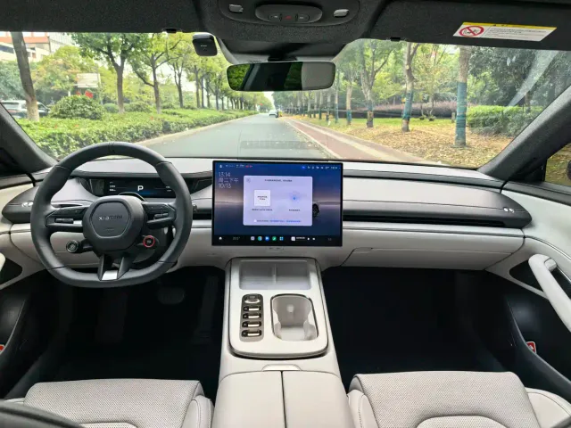 Xiaomi SU7 — Фото автомобиля 10