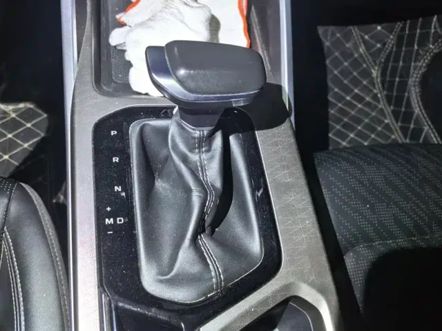 Geely Emgrand — Фото автомобиля 16