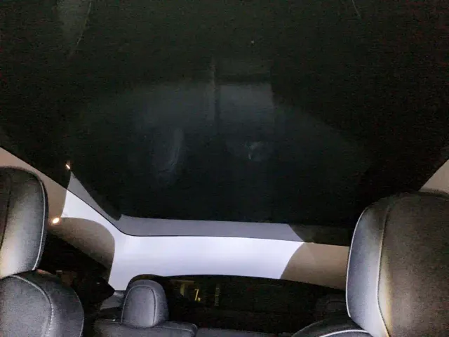 Tesla Model Y — Фото автомобиля 14