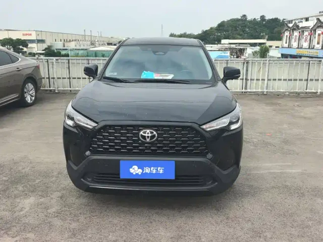 Toyota Corolla Cross — Фото автомобиля 2