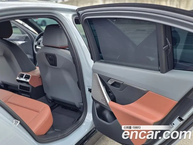 BMW 5 Series G60 — Фото автомобиля 12