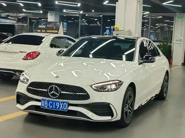Фотография автомобиля — Mercedes-Benz C-Class