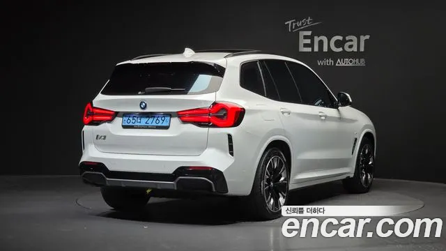 BMW iX3 — Фото автомобиля 2