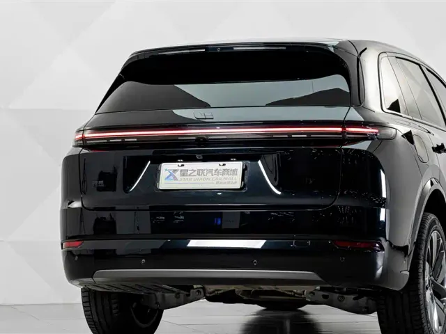 Li Auto L7 — Фото автомобиля 7
