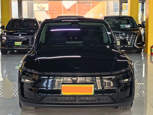 Tesla Model Y — Фото автомобиля 2