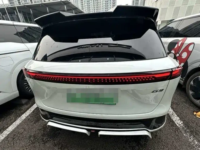Xpeng G9 — Фото автомобиля 3
