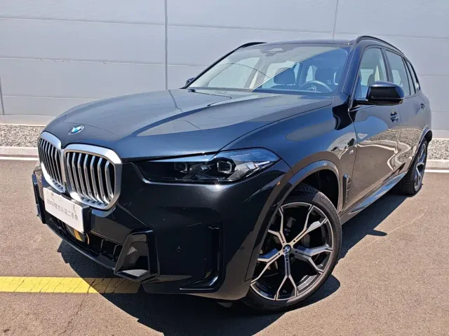 Фотография автомобиля — BMW X5