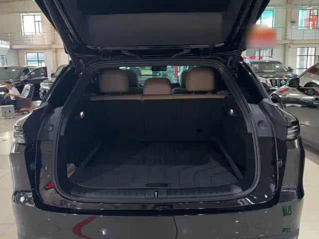 Li Auto i6 — Фото автомобиля 8