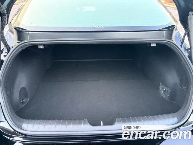 Hyundai Ioniq 6 — Фото автомобиля 8