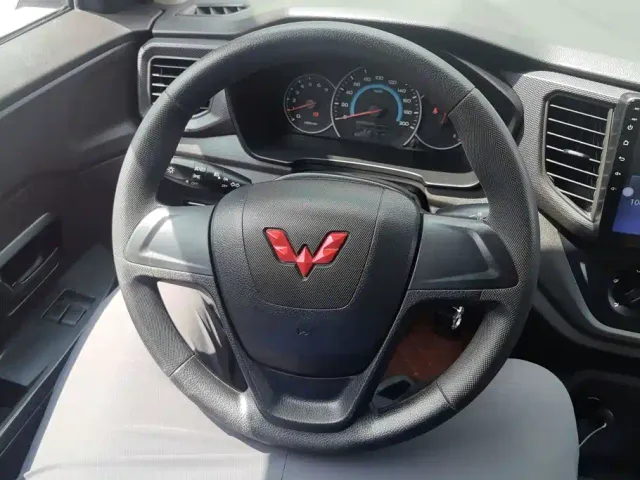 Wuling Hongguang V — Фото автомобиля 15