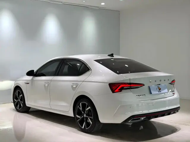 Skoda Octavia — Фото автомобиля 4