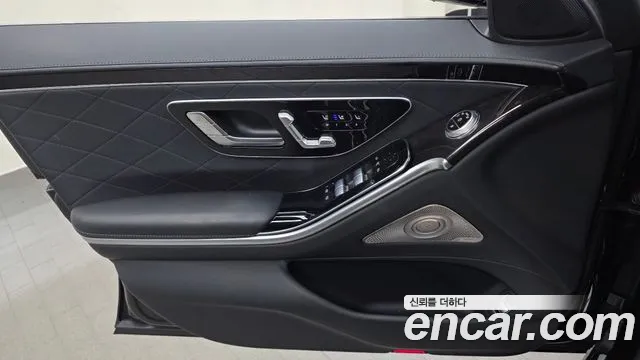 Mercedes-Benz S-Class — Фото автомобиля 24