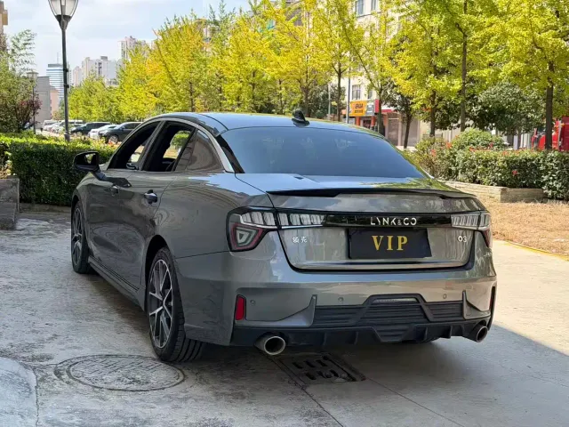 Lynk & Co 03 — Фото автомобиля 9