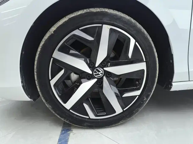 Volkswagen Lamando — Фото автомобиля 6