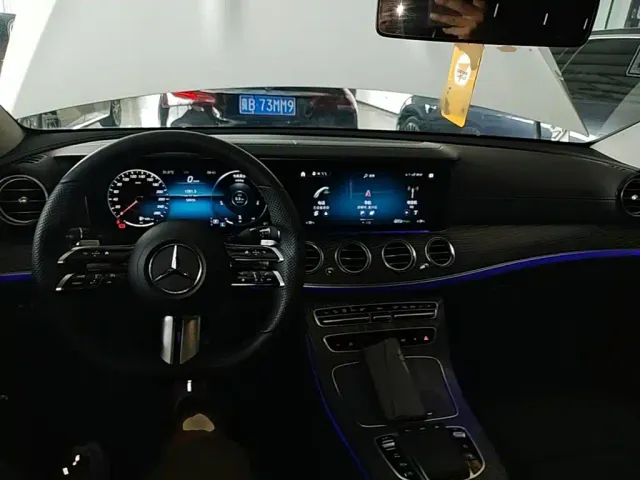 Mercedes-Benz E-Class — Фото автомобиля 9