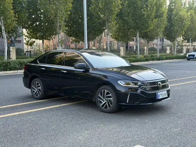 Volkswagen Lavida — Фото автомобиля 3