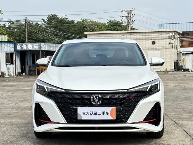 Changan Eado — Фото автомобиля 2