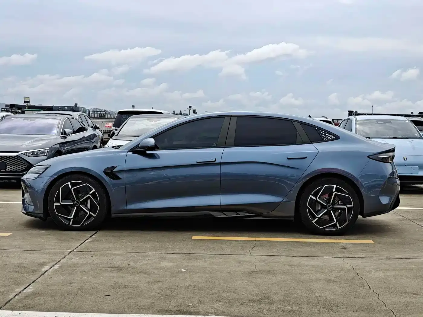 BYD Seal 2022 700km Long Range RWD Edition — Фото автомобиля 3