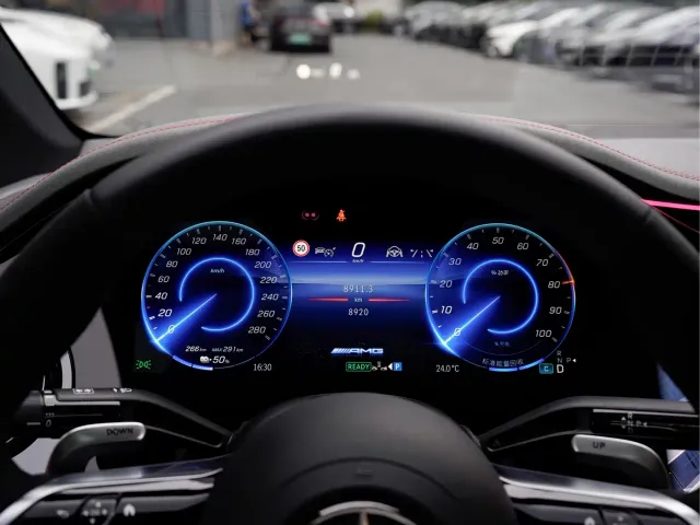 Mercedes-Benz EQE AMG — Фото автомобиля 9