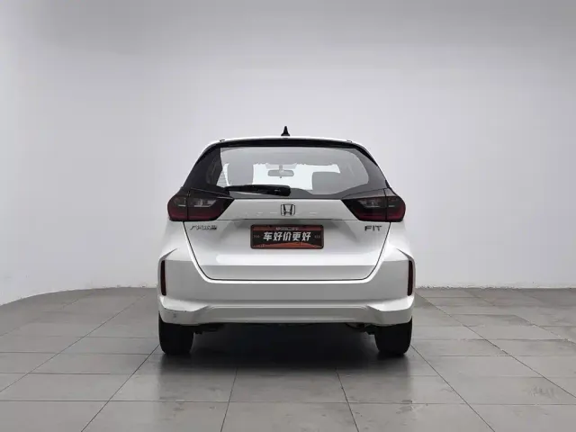 Honda Fit — Фото автомобиля 4
