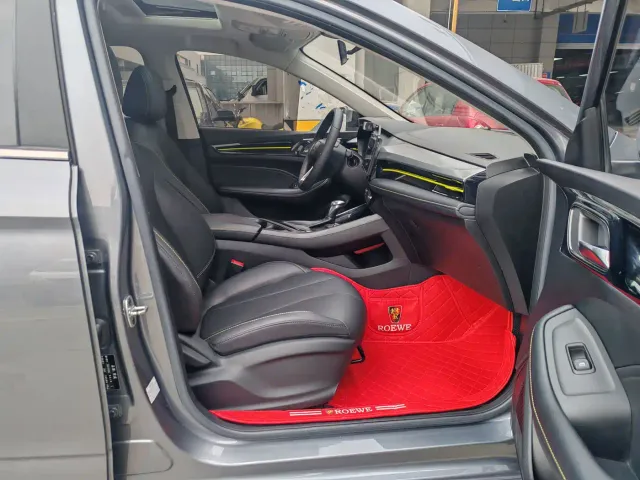 Roewe Roewe i5 2021 1.5L CVT Diamond Edition — Фото автомобиля 11