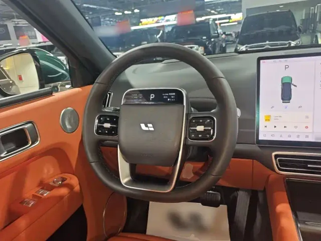 Li Auto L8 — Фото автомобиля 10