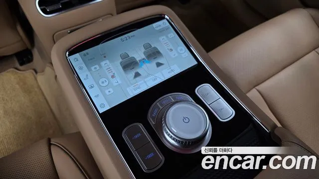 Genesis G90 Бензин 3.5 турбо AWD — Фото автомобиля 16