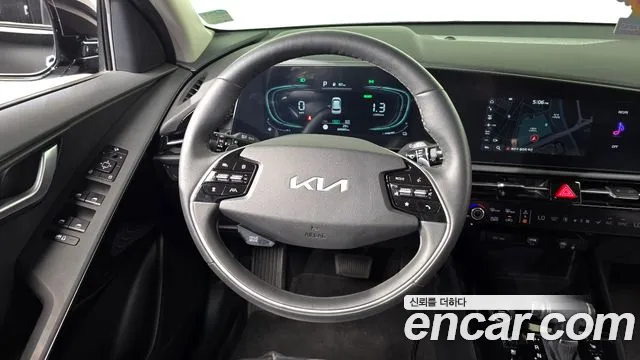 Kia Niro — Фото автомобиля 13