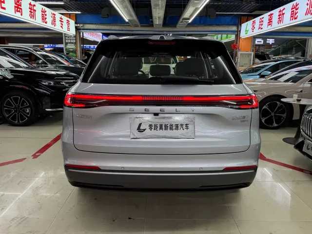 Geely Galaxy Starship 7 EM-i — Фото автомобиля 5