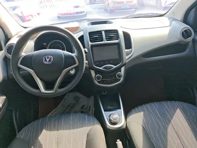 Changan Benben E-Star — Фото автомобиля 12