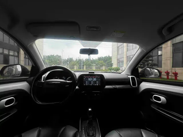 Roewe Clever — Фото автомобиля 10