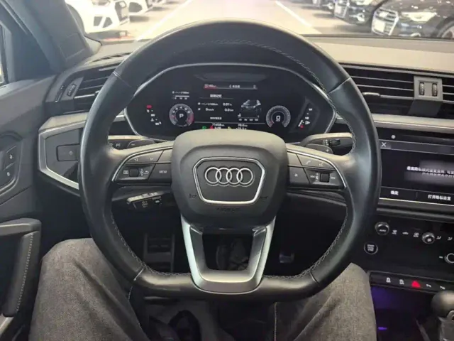 Audi Q3 — Фото автомобиля 10
