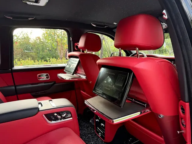 Rolls-Royce Cullinan — Фото автомобиля 21