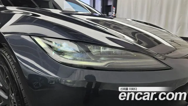 Tesla Model 3 — Фото автомобиля 7