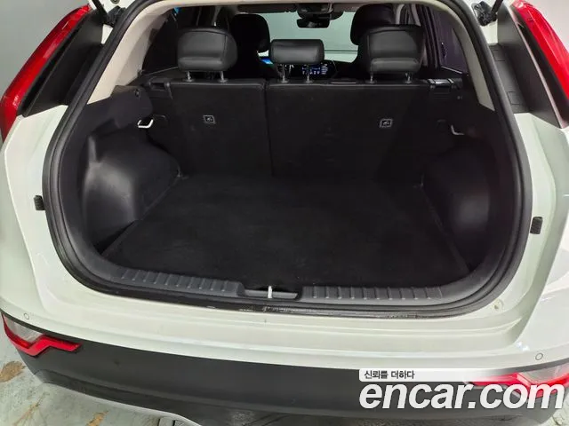 Kia Niro — Фото автомобиля 7