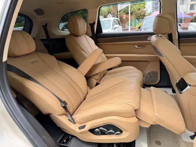 AITO Wenjie AITO M7 2022 1.5T 4WD Flagship Edition — Фото автомобиля 8