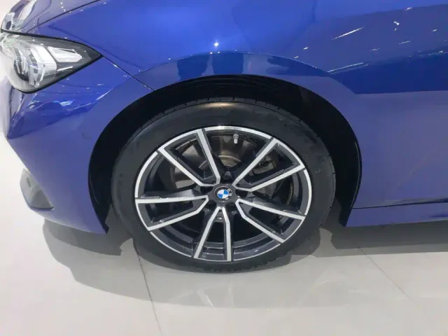 BMW 3 Series — Фото автомобиля 24