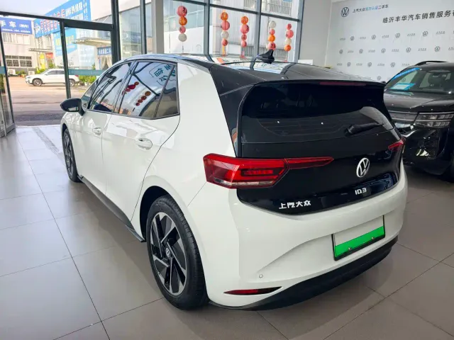 Volkswagen ID.3 — Фото автомобиля 9