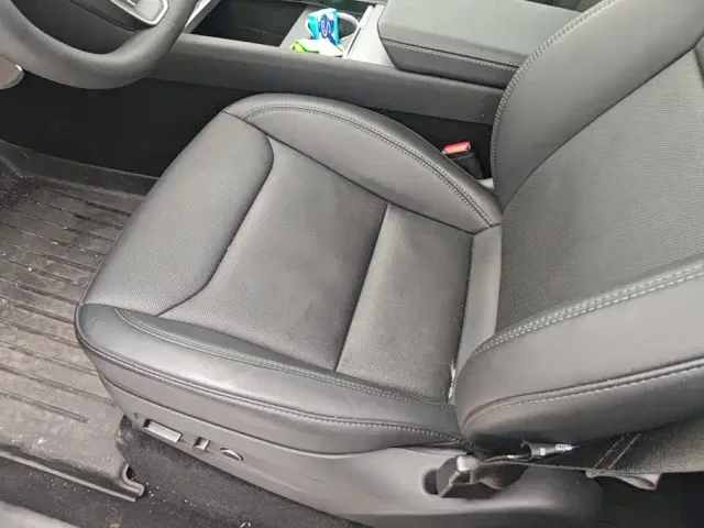 Tesla Model Y — Фото автомобиля 9