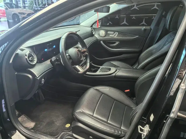 Mercedes-Benz E-Class — Фото автомобиля 13