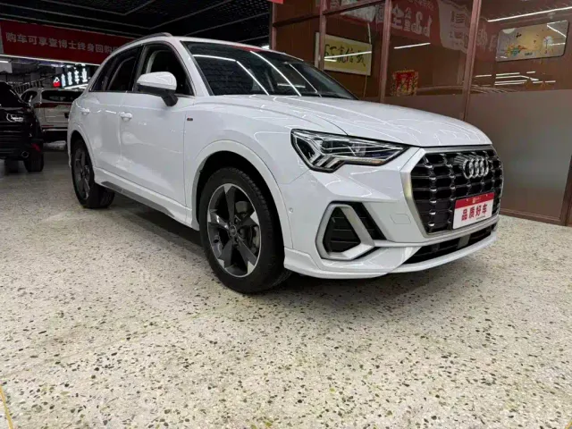 Audi Q3 — Фото автомобиля 3