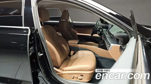 Hyundai Grandeur Grandeur (GN7) 3.5 Бензин 4WD — Фото автомобиля 12