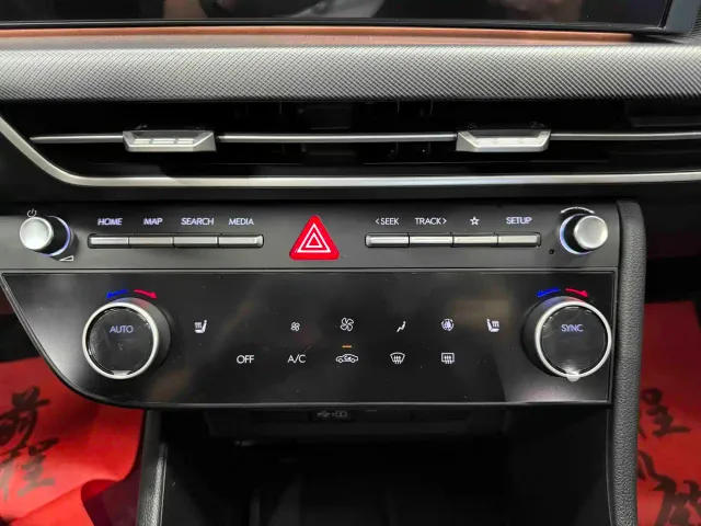 Hyundai Sonata — Фото автомобиля 14