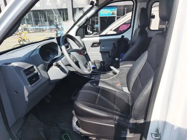Wuling Yangguang — Фото автомобиля 14